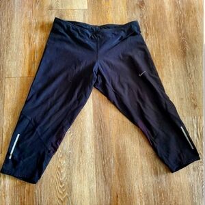 Nike dry fit capris